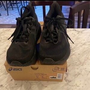 Asics Nova blast 5 Women’s running shoes size 8.5